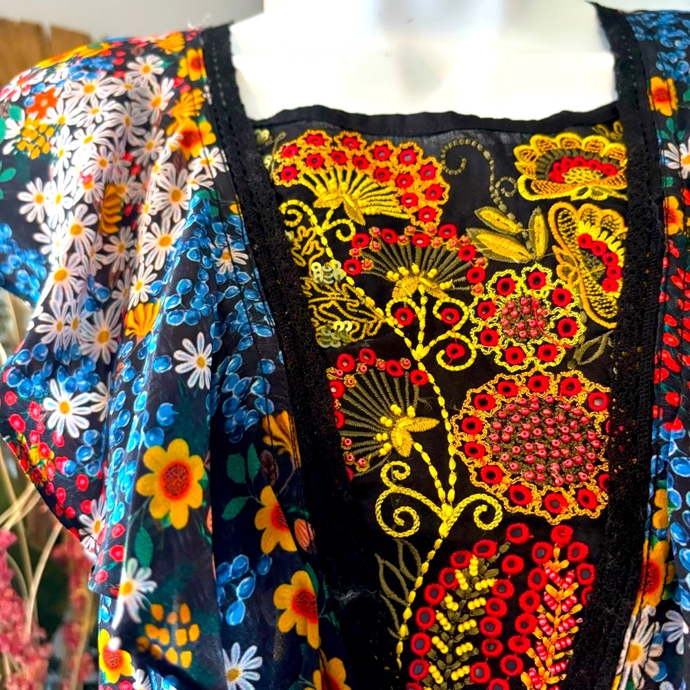🌺Host Pick🌺 Anthropologie Bhanuni by Jyoti Embroidered Beaded Neda Top M NWOT - Picture 6 of 11